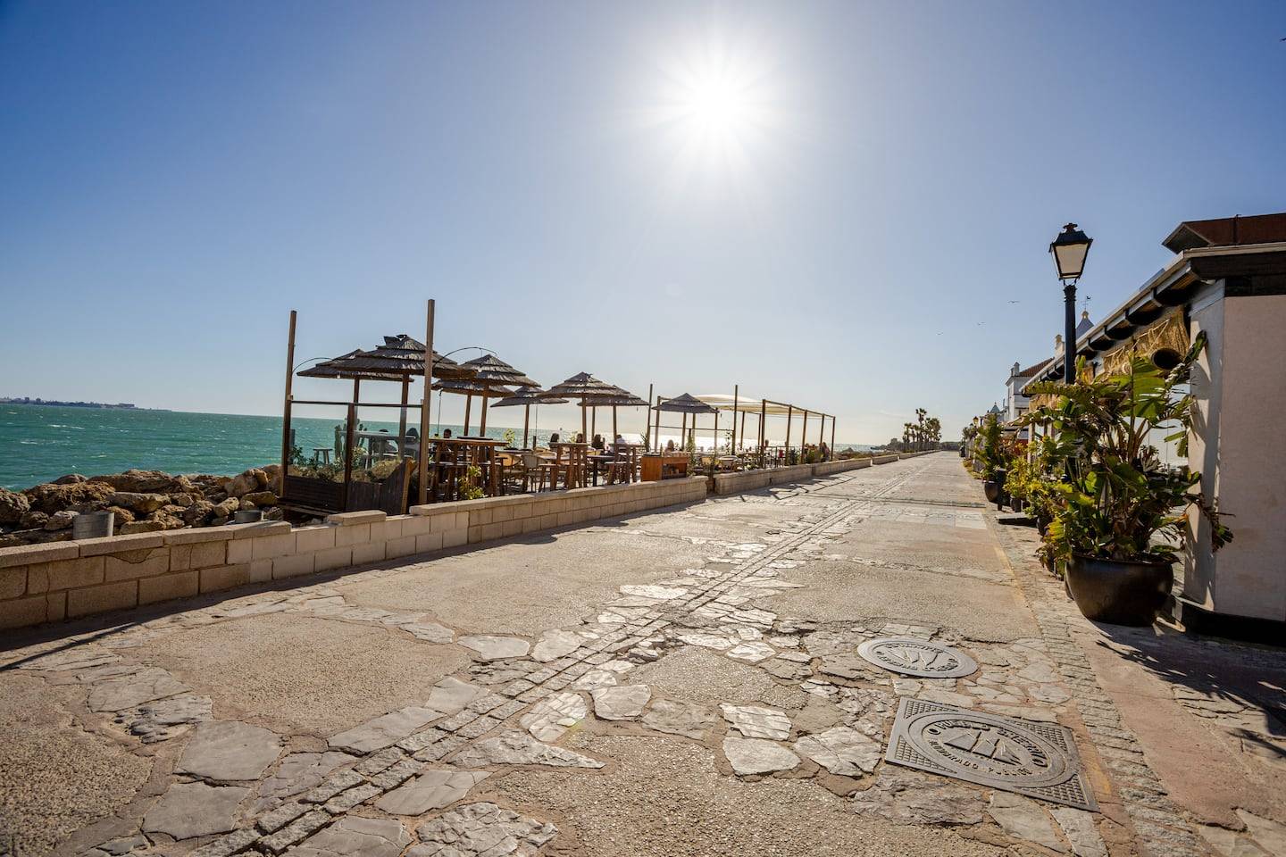 Entorno exterior de Pueblo Marinero en Puerto Sherry