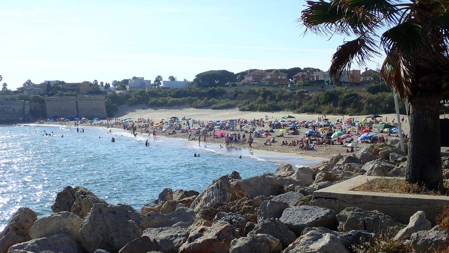 Playa de la Muralla cerca del apartamento en Puerto Sherry